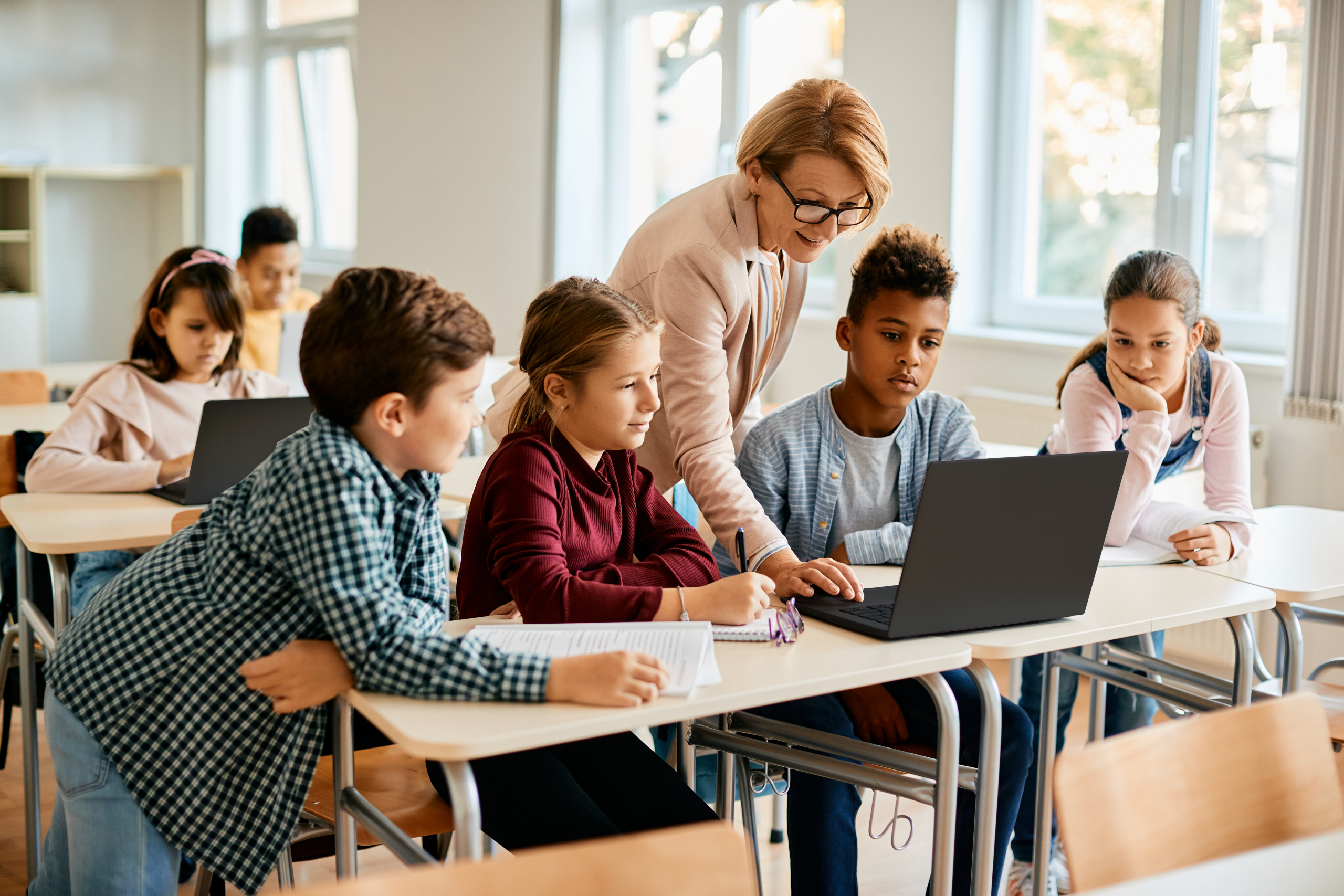 Imagem destaque para Chromebooks educacionais: como o uso ajuda na inclusão digital em escolas públicas
